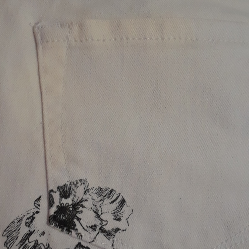 TAKE 1/2 OFF Nanette Lepore Floral Straight Jeans - Picture 13 of 14